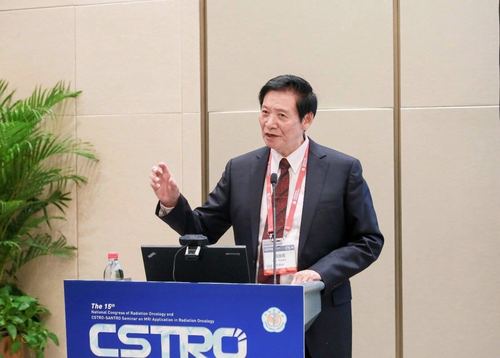 胡逸民教授进行专题演讲