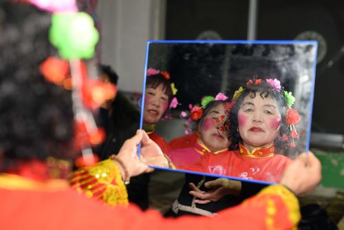 起早只为你那一抹浓彩《海阳大秧歌》化妆篇