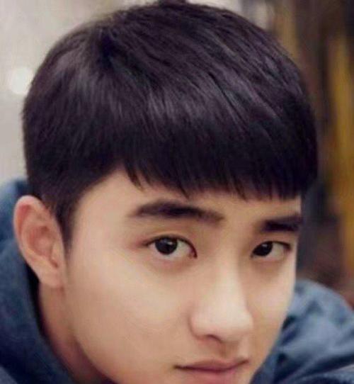 两边剪短中间留长的三面光短发▲茶壶盖贴头小寸头.▲标准寸头发型.