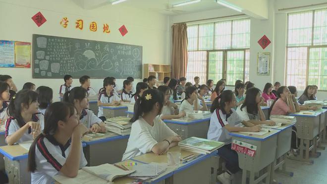 阳明中学:多措并举创建文明校园 让社会主义核心价值观在学生心中生根