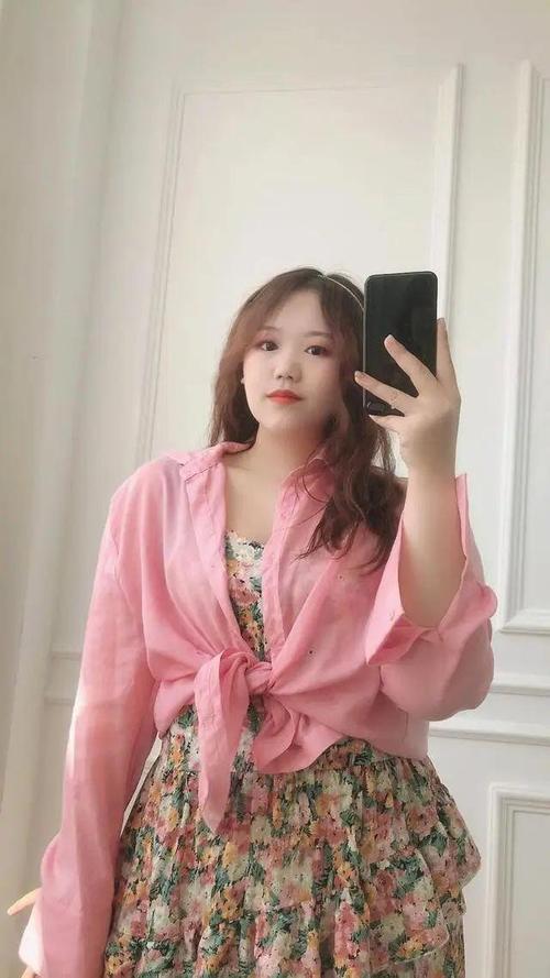 身高1米65体重160斤,杭州大码女主播被网友狂赞!