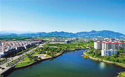 昌江县城石碌镇.昌江县委宣传部供图