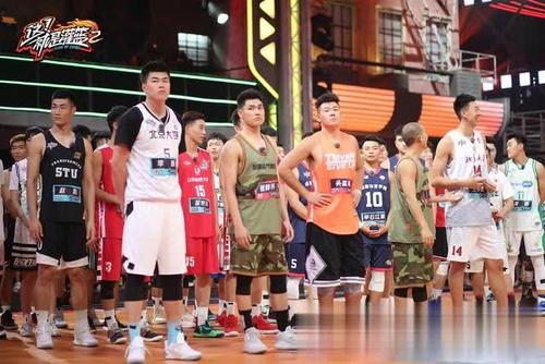 11次造犯规,可怕的李琳式篮球以及本季稳定发挥,赢得王仕鹏欣赏