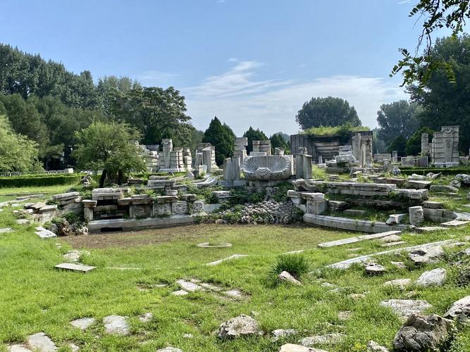 初秋的圆明园遗址公园