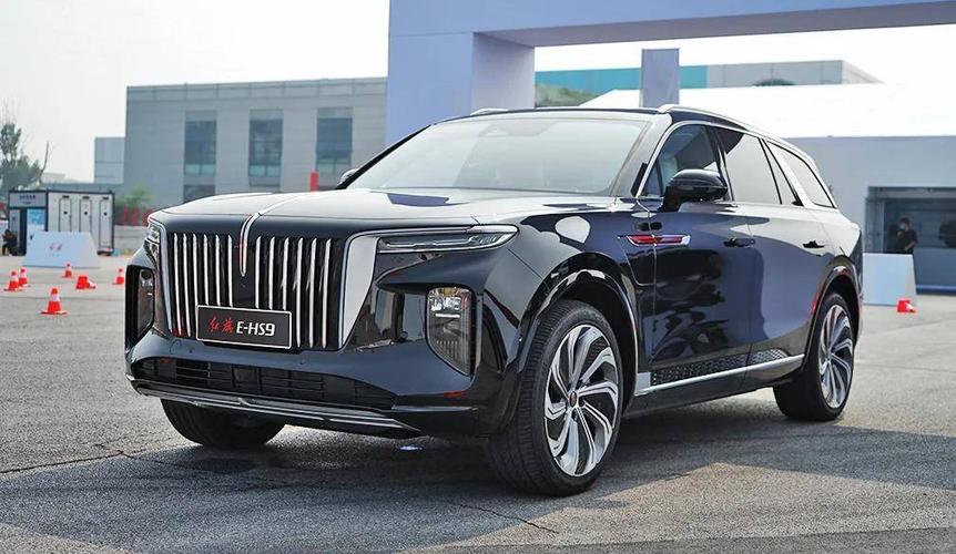 目前在红旗旗下在售车型当中,红旗e-hs9(参数|图片)价格水平是最高的