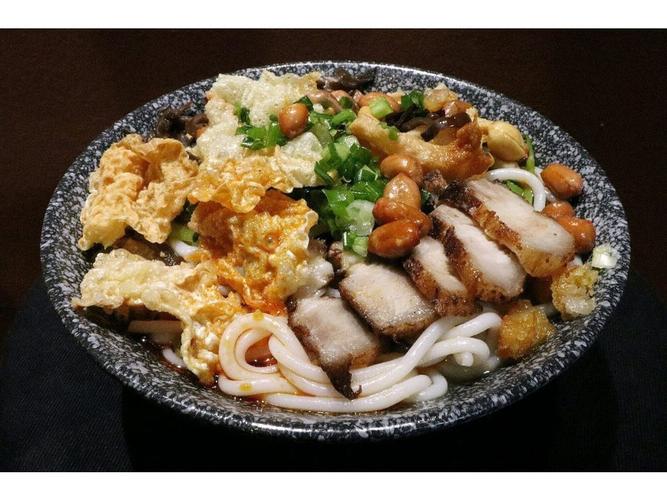 大学路209号03标签:推荐菜:招牌螺蛳粉原汤螺狮粉脆皮锅烧螺蛳粉分类