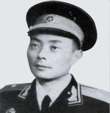 除此之外,今天我们要讲的周世忠,同样也是一位青年才俊.