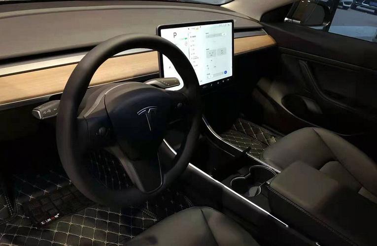 实拍特斯拉model3才25万外观轿跑内饰粗糙能忍