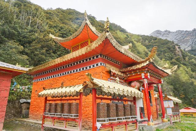 四川阿坝州马尔康特色旅游 土司官寨,大藏寺,天街 你