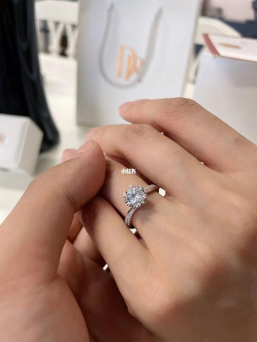 款式干货|dr钻戒真的是选对了!_钻戒_滑雪_钻石_求婚