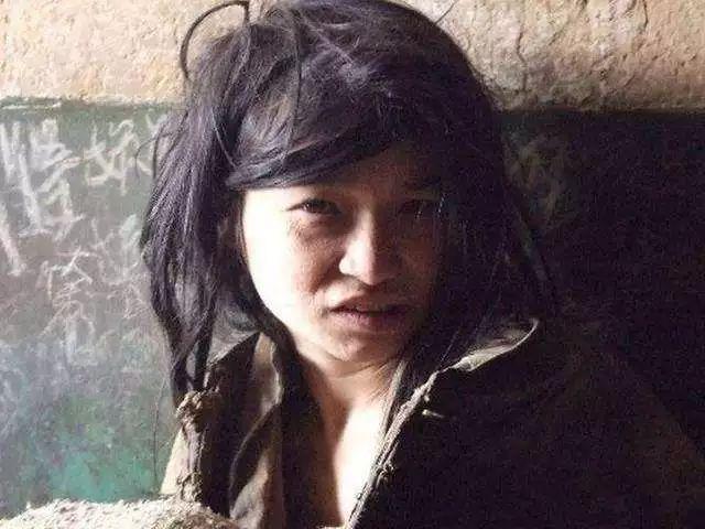 kds 宽带山  上图就是刚刚被一个寻人组织解救出来的花季少女,曹小青