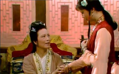 王夫人向袭人说出三个字就挖了贾母的墙角难怪黛玉不遭殃