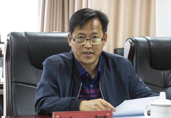 省摄协副主席,秘书长李春华