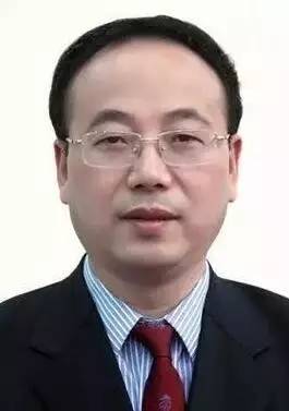 在职研究生学历,管理学硕士,中共党员,现任滁州市委书记,市政府市长