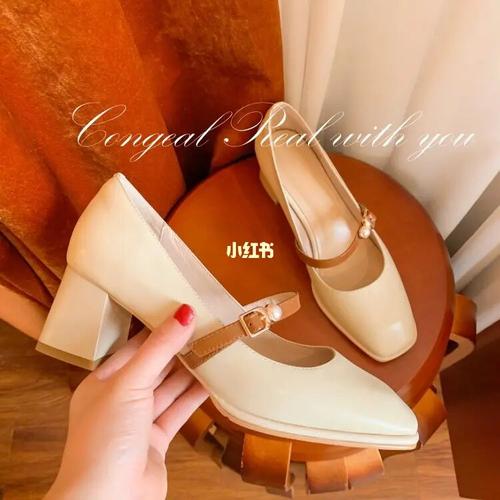 这款拼色的玛丽珍女鞋,好穿有好看的鞋子_女鞋_拼色_鞋子_穿搭_高跟鞋