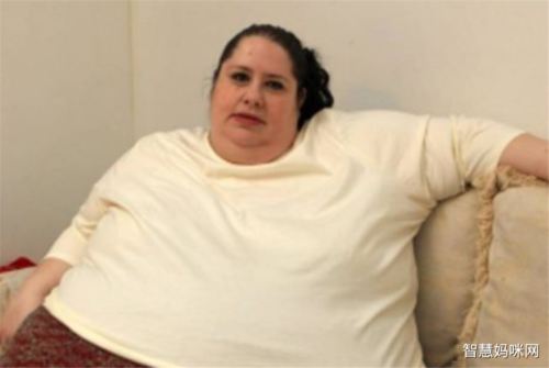 吉尼斯最胖女人嫁给高富帅生下两个孩子一家人其乐融融