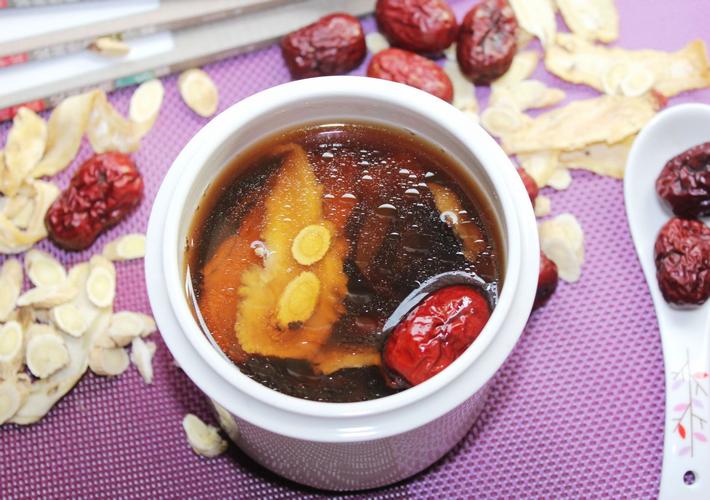 党参黄芪鸡脚汤