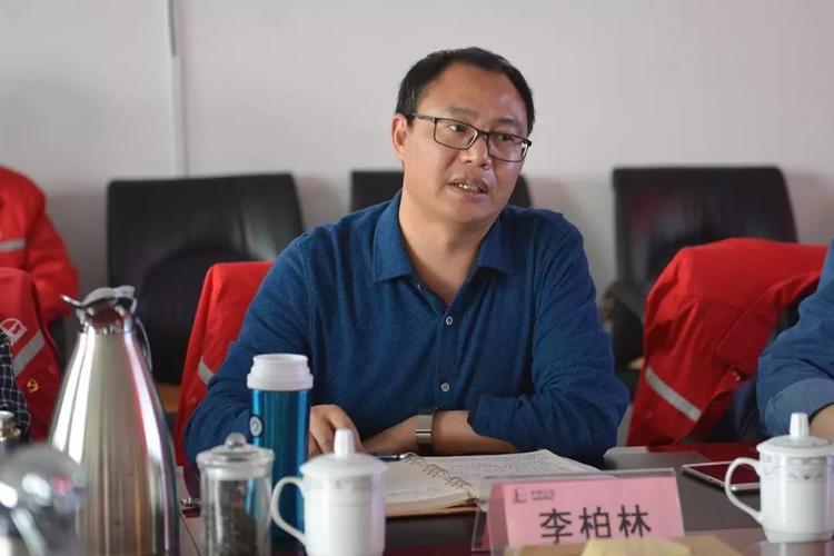 采油三厂党委书记,副厂长李柏林作表态发言
