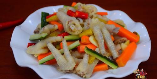 泡椒凤爪正宗家庭做法,做出来香辣脆爽,比饭店的还好吃