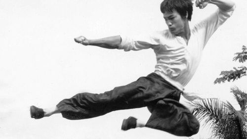 李小龙珍贵旧照片从1岁到32岁,功夫宗师的传奇一生