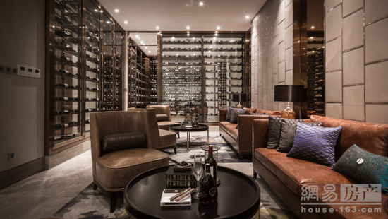 鼎级商务会所,专属恒温游泳池,健身房,红酒雪茄吧等;省会首家开放式