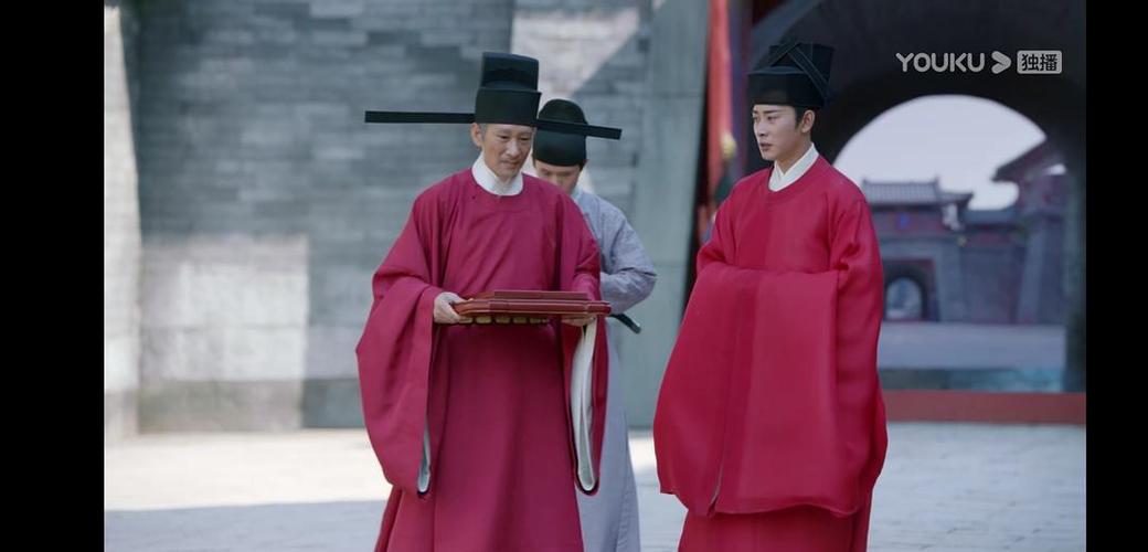 关于帽子的翅为什么有时候折起来?交脚幞头&皇亲国戚