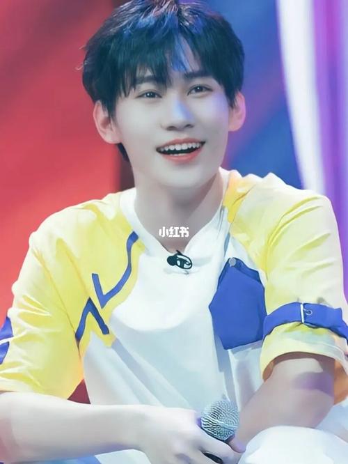 一想到你,我这张脸上就泛起微笑_张真源_娱乐_明星