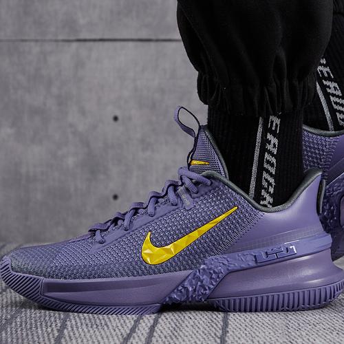 nike耐克篮球鞋男鞋詹姆斯使节13缓震实战运动鞋cq9329-500