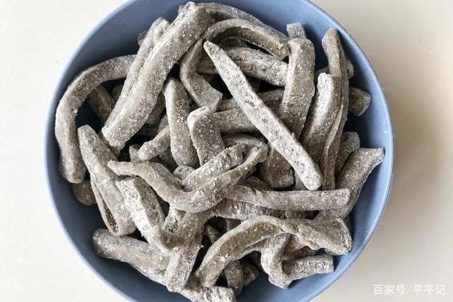 教你做海南特色鸡屎藤糖水,方法简单,美味可口又营养健康