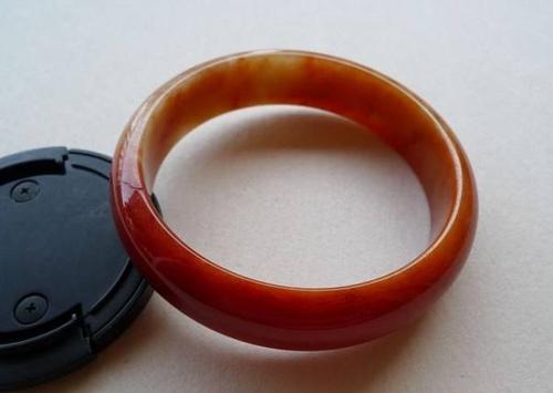 红翡翠手镯一般多少红翡翠手镯价格及图片