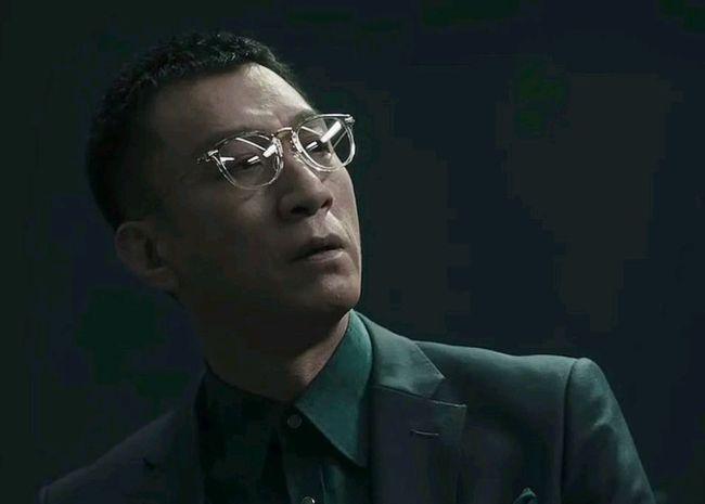 《扫黑风暴》:45副眼镜和50套西装?孙红雷成全剧最靓的仔