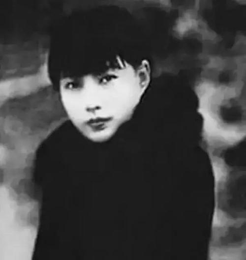 众所周知,黄金荣的发妻林桂生,人称"阿桂姐",是上海滩出了名的女流氓.