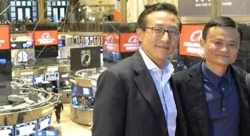 马云背后的男人:他放弃580万年薪 如今身价376亿