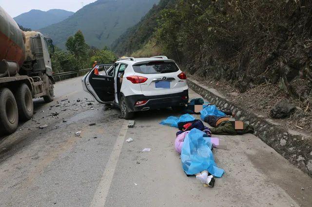 大黎摩托撞货车致2死上榜梧州2021年十大典型道路交通事故案例