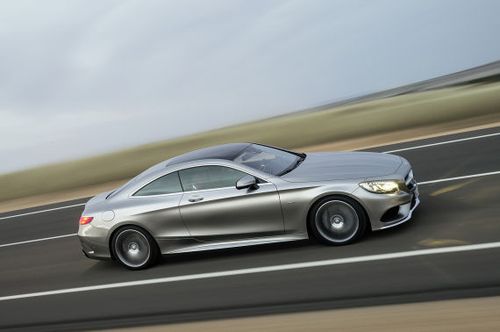 全新奔驰s级coupe配备弯道侧倾系统