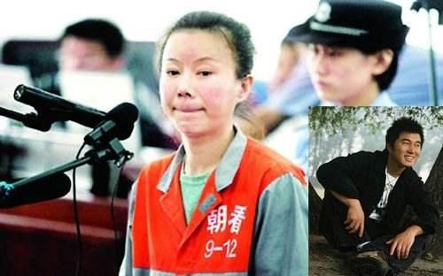举报白富美老婆涉毒的满文军,为了保护老婆,所以才跟她离婚?