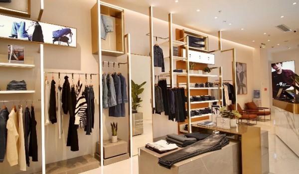 服装新闻 国内新闻 > 正文 品牌位于中国新一线城市成都的万象城店铺