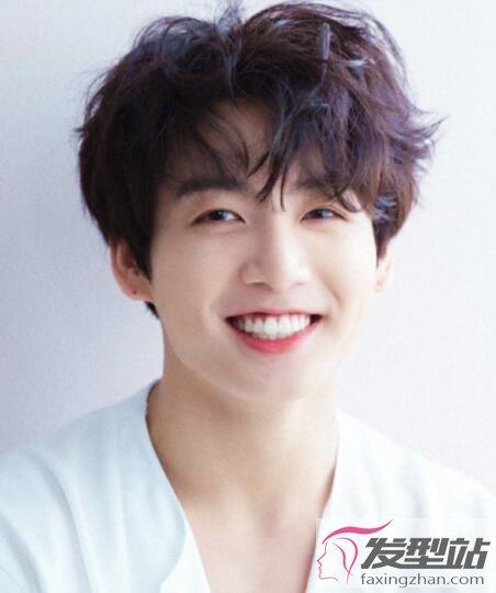 男生剪什么短发瘦脸 花椰菜头超个性显脸小-- 发型大全