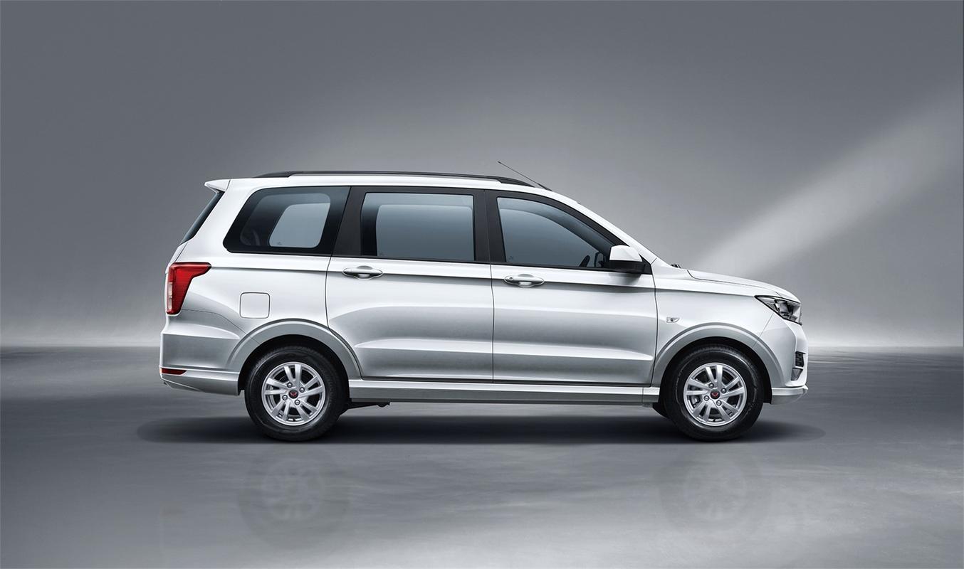 新五菱宏光s官图发布 将于9月6日上市