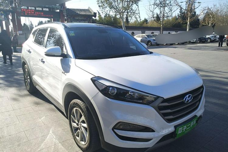 现代 途胜 2018款 1.6t 双离合两驱15周年特别版