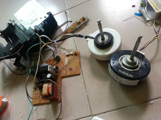 空调内风机没力!用手带才转!电容新买的!