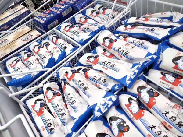 光明大白兔雪糕致敬人民子弟兵