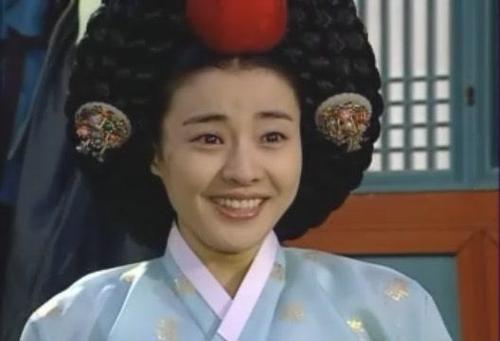 还记得《大长今》里的连生吗?双胞胎儿子都这么大了