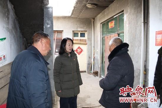 荥阳市崔庙镇:慰问送暖脱贫户 殷殷关切润民心