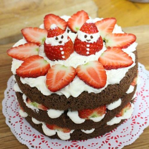 任子昂做的草莓裸蛋糕