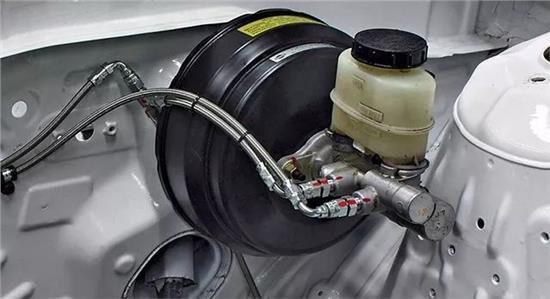 汽车的制动液和刹车油有什么区别?