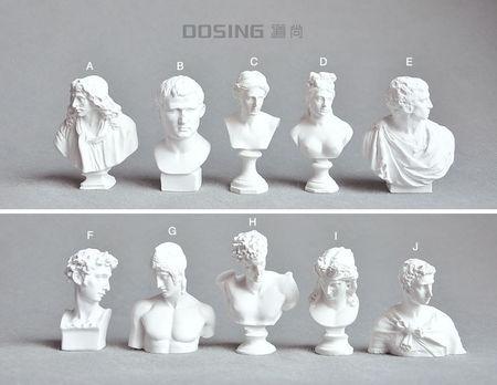 请问这个图片里面的10个石膏像的名字