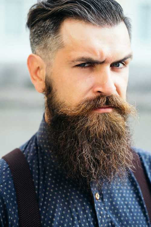 帅气的大胡子帅哥