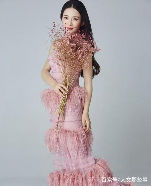 赵韩樱子时尚穿搭,干净甜美,清新浪漫,女神范十足!