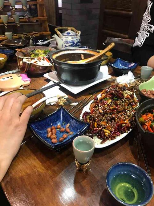 酒吾挚樽·唐小酒馆-"下雨天 去喝了点小酒 这家在收藏夹里面躺.